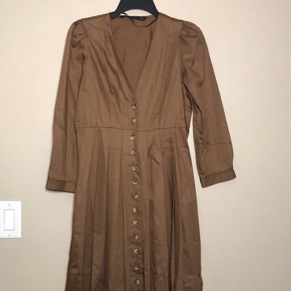 Zara Pleated Button Down Dress - Picture 5 of 14